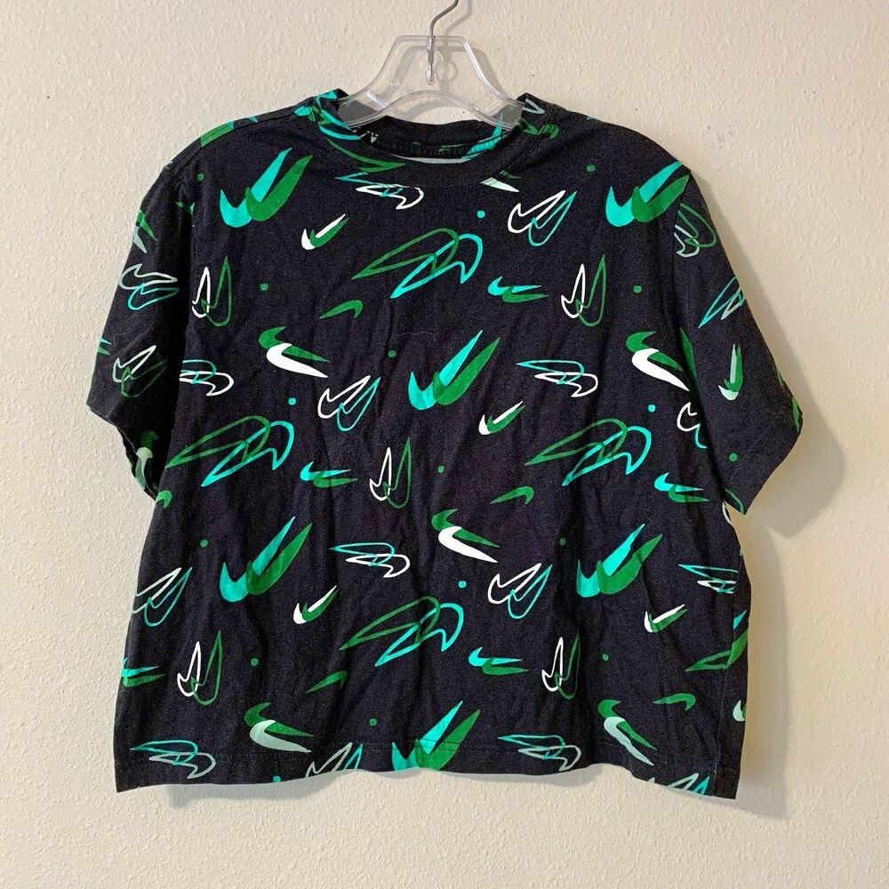 Nike Girl’s Black Green Swoosh Logo Graphic Print Cropped Crew Neck T-Shirt XL